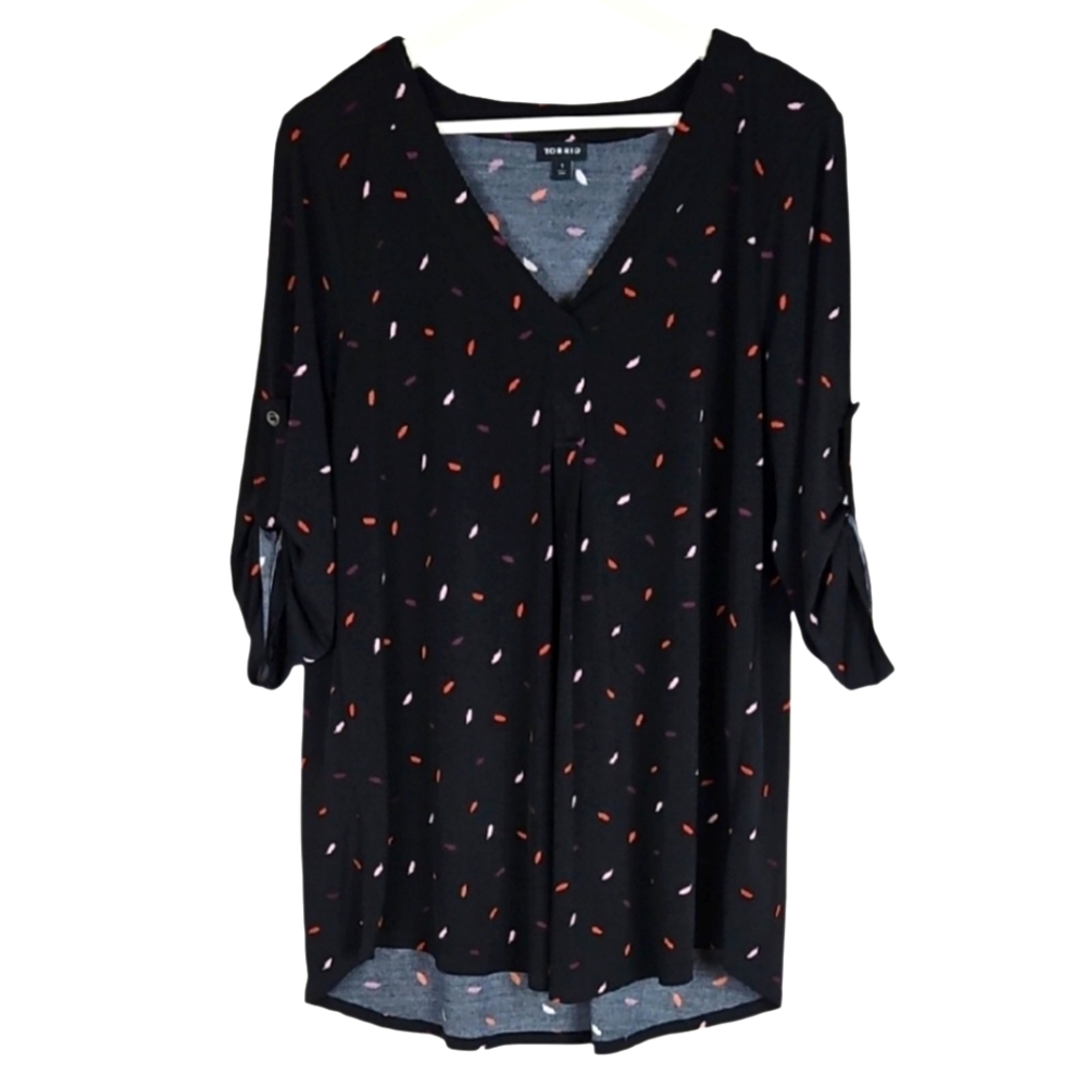 Torrid Black Blouse Top with Red Pink and Burgundy Feather Print Women's 1X Plus